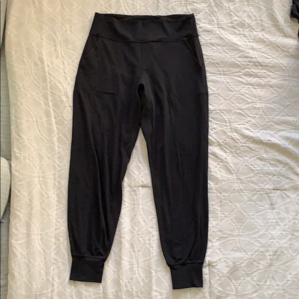 Lululemon align joggers 28” black sz 10
